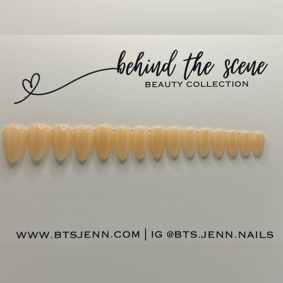 Nude Press On Nails - Picture 1 of 1